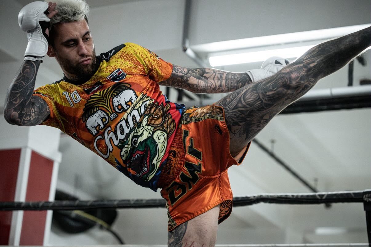 Fighter training in a Siam District Chang jersey